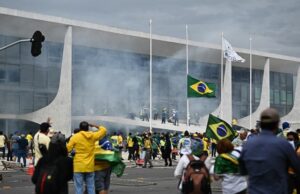 Врховниот суд на Бразил започна истрага против Болсонаро