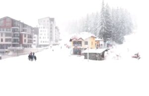 ВИДЕО: Обилни врнежи од снег во Пампорово