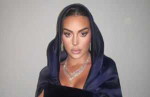 Џорџина се фотографираше со марама на главата – ја нападнаа во коментари: „А ги покажуваш нозете“