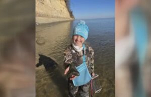 9-годишно дете на плажа пронашло заб од праисториска ајкула