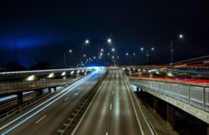 Италија ќе прави паметни автопатишта со дронови за прва помош и предупредување од опасности