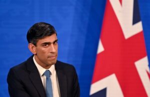 Британскиот премиер го разреши претседателот на владејачката Конзервативна партија поради кршење на министерскиот кодекс