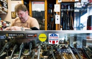 Во САД во 2023 година од огнено оружје загинале 6.278 луѓе