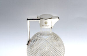 Бокалот во кој се служело вино на Титаник е изложен во музеј во Истанбул