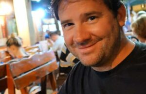 ИЗНЕНАДУВАЊЕ: Американец дошол во Македонија и нарачал хамбургер – а еве што се добил!