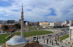 Албанија ги враќа визите за руските граѓани