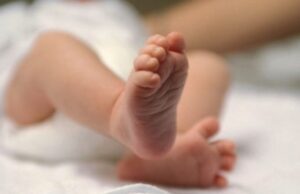 Ни го убивте бебето поради вашето его, надменост и непрофесионализам: Мајката на починатото бебе во Битола, бара правда