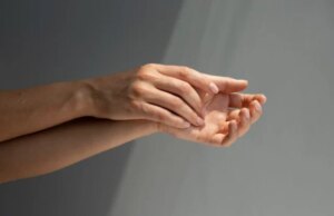 Притиснете ја „магичната“ Лао Гонг точка и ќе се ослободите од замор и стрес