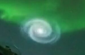 ВИДЕО: Необична спирала е снимена на небото над Алјаска