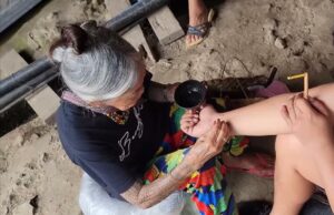 Филипинка има 106 години и најчудно занимање: Изгледа многукратно помладо, а заврши на насловна страна на светски магазин