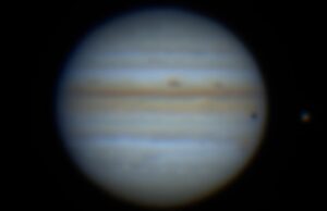 Поради црвениот метео аларм, лансирањето на сондата кон Јупитер беше одложено