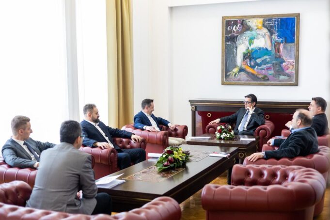 pendarovski igri na sreka