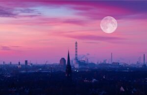 Доаѓа „розовата“ Месечина и носи големи промени