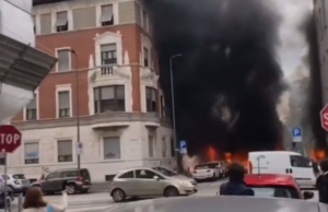 (ВИДЕО) Силна експлозија во Милано, автомобили во пламен, има повредени
