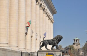 Прислушувани разговори ја тресат Бугарија