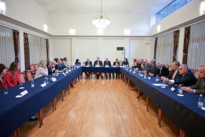 img-20230513-wa0001-12-delegacioni-amerikan