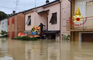 (ВИДЕО) Италија: Најмалку осум жртви од поплавите, училиштата затворени