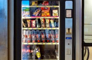 Во случај на земјотрес, јапонските автомати бесплатно исфрлаат храна и пијалоци