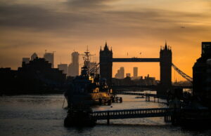 Стотици албански државјани се депортирани од Велика Британија