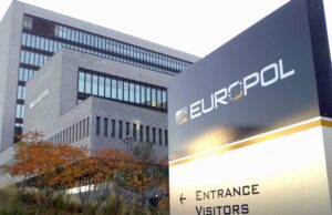 Европол: Прекинат синџир за шверцување мигранти