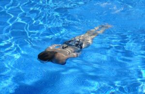 Како да му помогнете на детето да го надмине стравот од вода