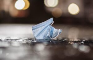 Во САД забележани знаци на летен Ковид-19 бран