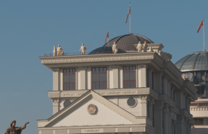 Засега нема македонски државјани кои побарале помош поради големите шумски пожари на Родос