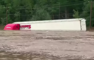 Големи поплави во источна Канада – исчезнати четири лица, меѓу кои две деца