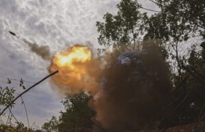 Украина: Русите напредуваат на исток, се водат жестоки борби