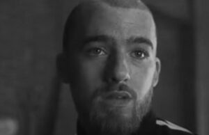 Глумецот Ангус Клауд почина на 25 години