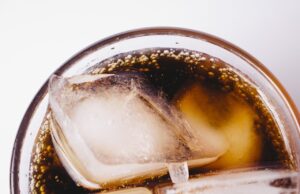 Дали сакате газирани сокови и слатки? Може да го зголемите ризикот од болна состојба…