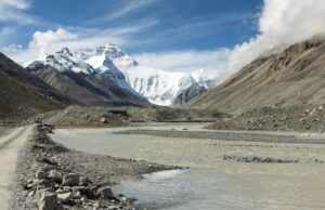 Искачувањето на Монт Еверест може да поскапи
