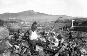 Јапонија им оддаде почит на жртвите од атомската бомба фрлена врз градот Нагасаки пред 78 години