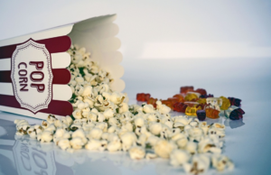 OдлучиЛа да јаде пуканки секој ден, еве што и се случи