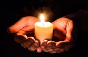 ВИДЕО: Восок од свеќа против бигорот на чешмите