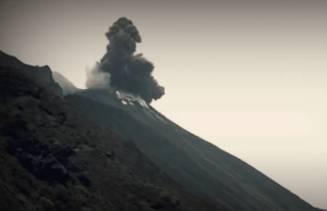 Ерупција на вулканот Етна на Сицилија