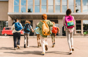 Ако детето носи ист број на облека подолго од една година, пониско е од неговите врсници, консултирајте лекар, велат од Здружението РАСТ