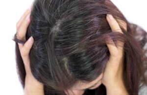 6 ПРИЧИНИ ЗОШТО КОСАТА БРЗО СЕ МАСТИ: Сигурно не би помислиле на овие причини