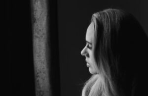 Адел се омажи по вторпат, далеку од очите на јавноста