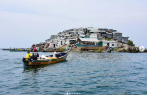 На остров голем колку половина фудбалско игралиште живеат повеќе од 500 луѓе и ја водат „најмалата војна“ во Африка