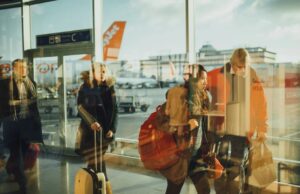 Какви сувенири купуваат луѓето кои патуваат како професија?