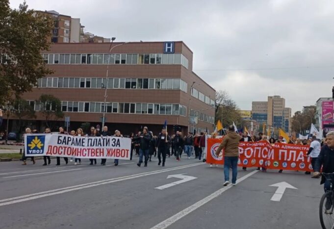 protest pred sobranie upoz