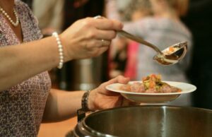 Дали пилешката супа навистина помага при болести или така сме убедени од постарите генерации?