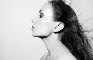 Лекар објаснува зошто вашите уши изгледаат поголеми како што стареете