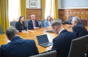 Велика Британија изразила подготвеност финансиски да помогне во изградба на Клиничкиот центар во Македонија