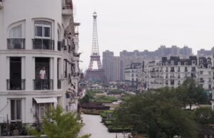 Кинезите изградија копија од Париз