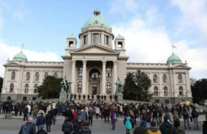 Вечер протест на српската опозиција во Белград