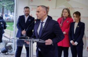 Меџити: Нема да има потреба од радиолози во целата државата, туку само техничари коишто што ќе снимаат, радиолозите онлајн ќе ги читаат резултатите и ќе им се доплаќа