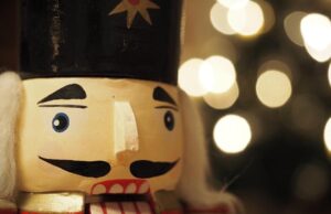 Како Крчко Оревокршач стана симбол на Божиќ?