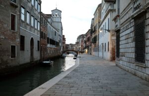 За плукање во овој италијански град може да бидете казнети и до 200 евра